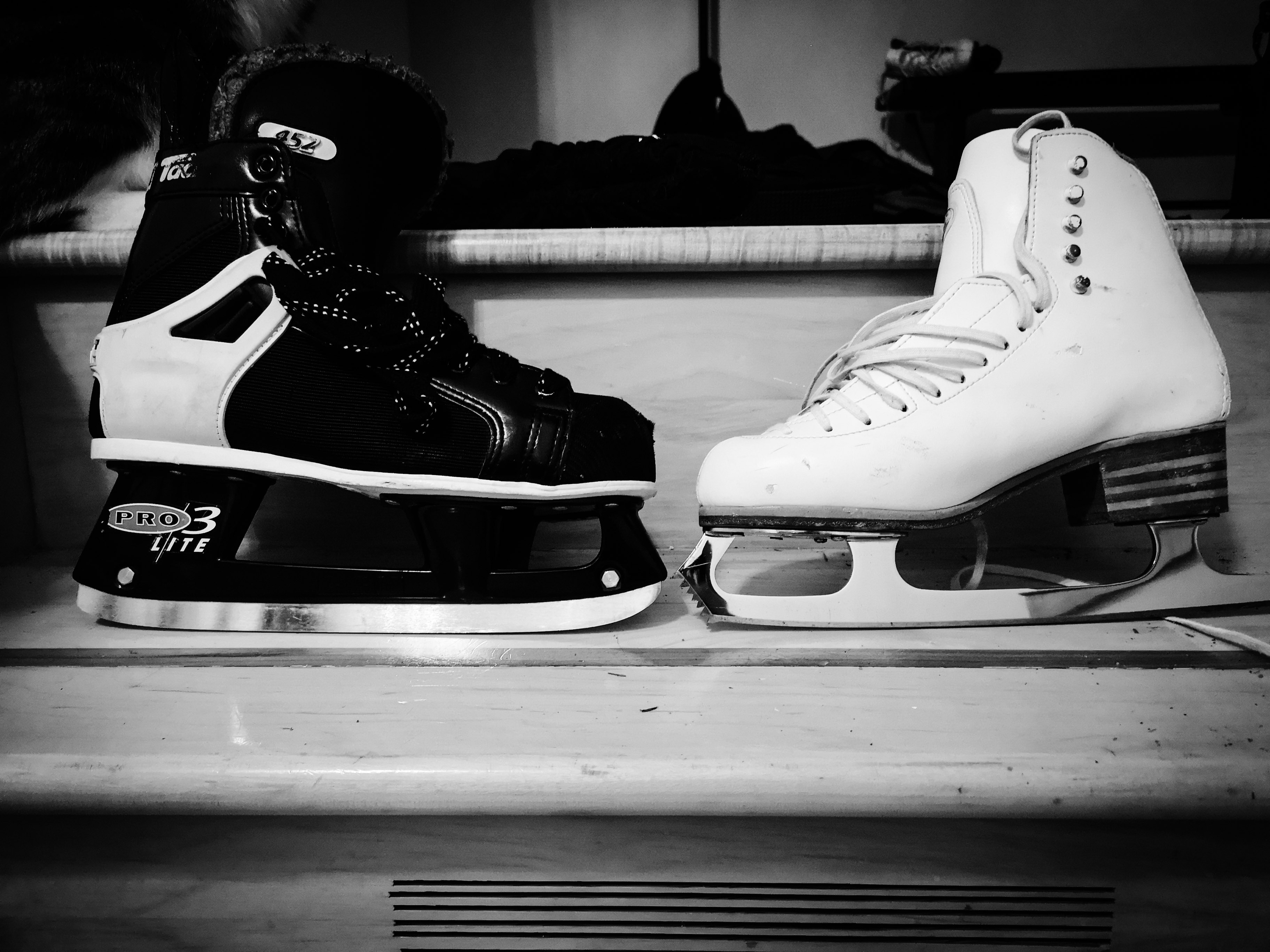 What is the Difference between Ice Hockey Skates And Figure Skates  : The Ultimate Comparison